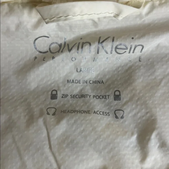 Calvin Klein puffy vest, cream with black side panels ans trim, stunning, cozy - Picture 9 of 17